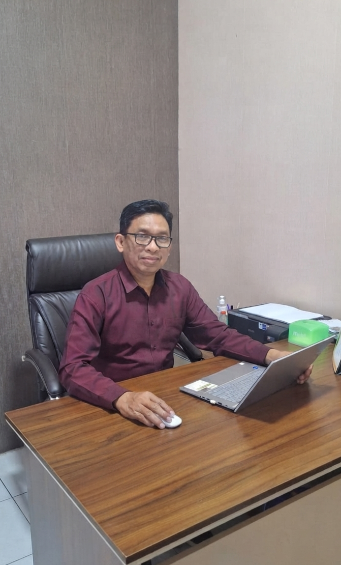 Direktur YMF Kepatuhan